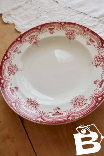Assiette creuse terre de fer rouge Onnaing - Modèle Narcisse
