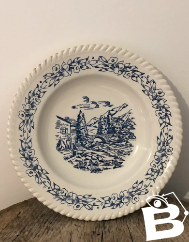 Assiette creuse vintage blanche et bleue