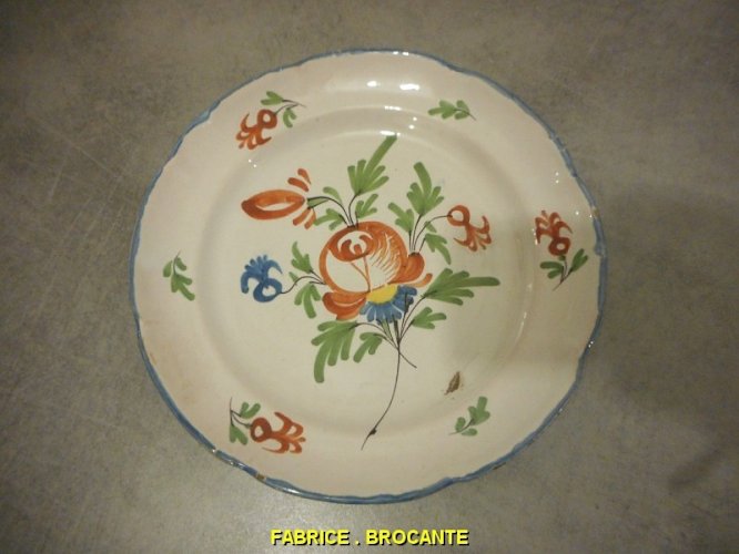 ASSIETTE DECOR DE FLEURS ANCIENNE N° 18