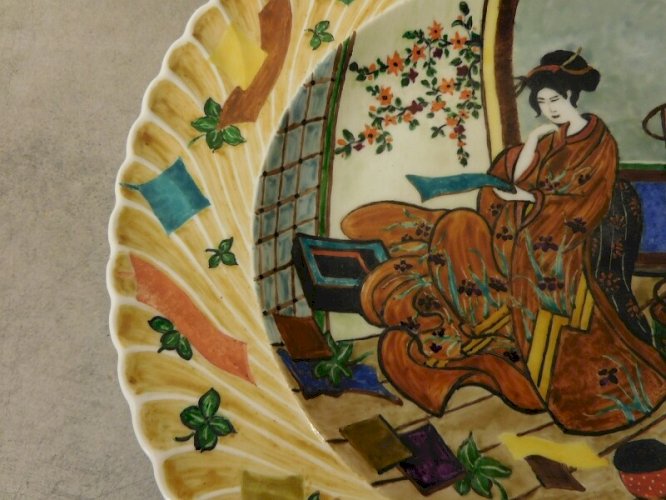 ASSIETTE DECOR D'UNE JAPONAISE SIGNEE PAGANI