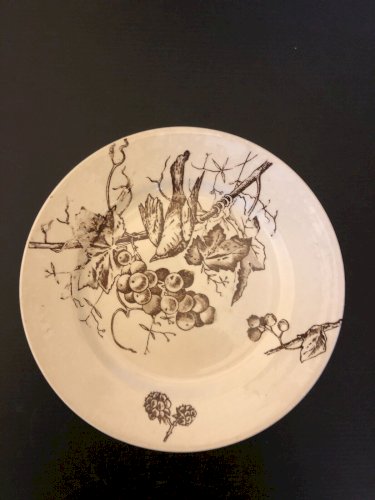 assiette décor oiseau sur branchage  fruits fleurs sépia Terre de Fer  vintage