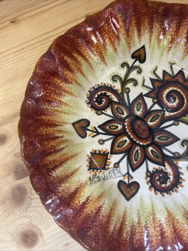 Assiette décorative signée Fouillen Quimper – faïence bretonne – 24 cm