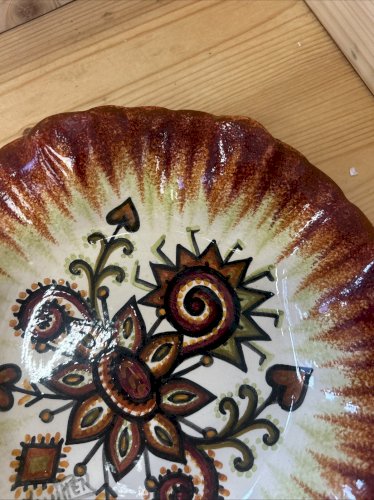 Assiette décorative signée Fouillen Quimper – faïence bretonne – 24 cm