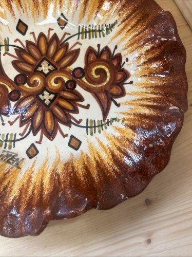 Assiette décorative signée Fouillen Quimper – faïence bretonne – diamètre 24 cm