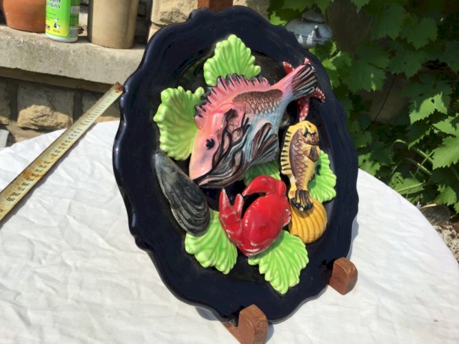 assiette décorative trompe l oeil barbotine poisson coquillage vintage vallauris