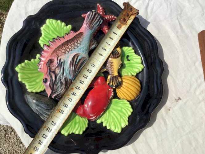 assiette décorative trompe l oeil barbotine poisson coquillage vintage vallauris