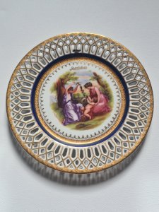 Decorative plate