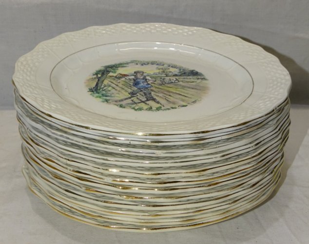 -ASSIETTE DESSERT CERAMIQUE MOULIN DES LOUPS HAMAGE ANCIENNE MOIS NOVEMBRE   D