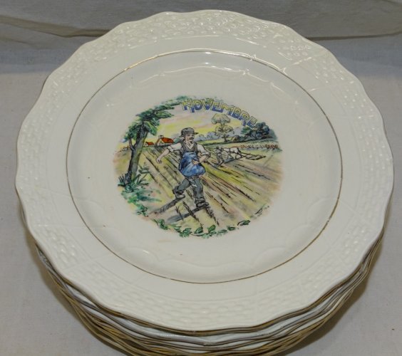 -ASSIETTE DESSERT CERAMIQUE MOULIN DES LOUPS HAMAGE ANCIENNE MOIS NOVEMBRE   D