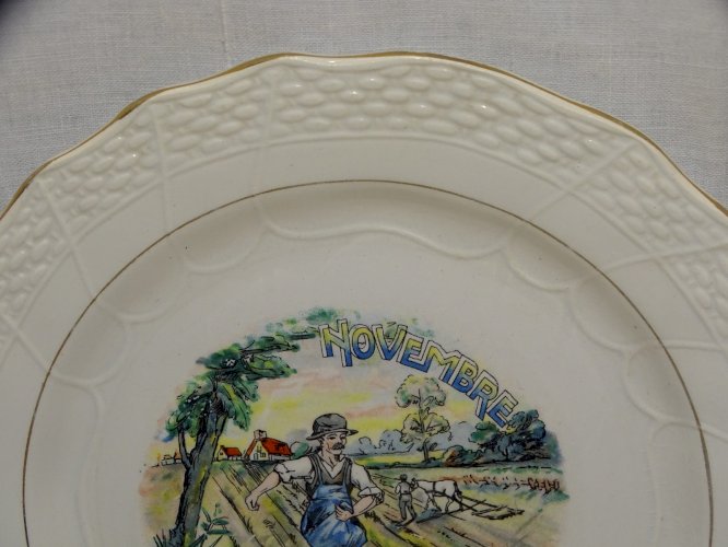 -ASSIETTE DESSERT CERAMIQUE MOULIN DES LOUPS HAMAGE ANCIENNE MOIS NOVEMBRE   D