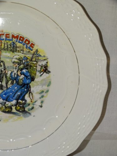 -ASSIETTE DESSERT CERAMIQUE MOULIN DES LOUPS HAMAGE ANCIENNE MOIS NOVEMBRE   D