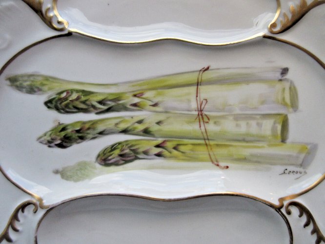Assiette en barbotine de Limoges: Asperges et liserés à l'Or fin signée Leroux