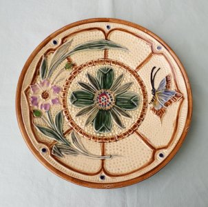 Assiette en barbotine Wasmuël