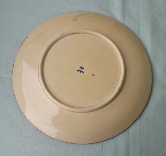 Assiette en barbotine Wasmuël