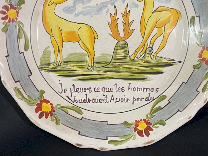 Assiette en faïence de Nevers de style révolutionnaire XIXe