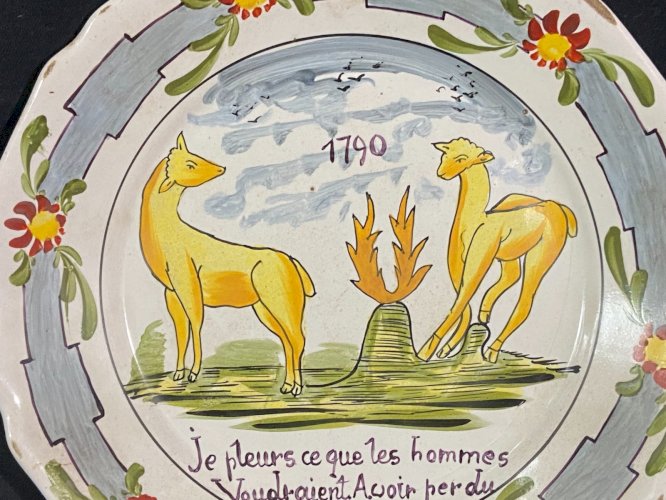 Assiette en faïence de Nevers de style révolutionnaire XIXe