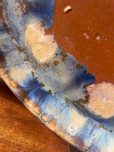 Assiette en grès émaillé vintage