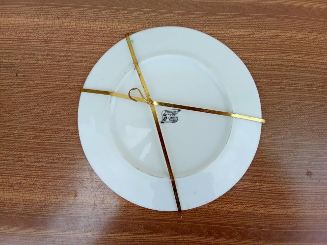 Assiette en porcelaine avec fable de la fontaine la cigale et la fourmi et le corbeau et le renard