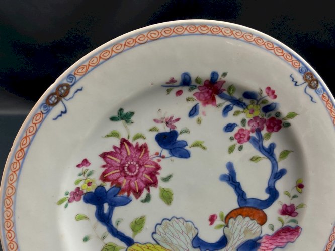 Assiette en porcelaine Compagnie des Indes XVIIIe