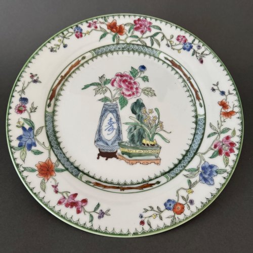 Assiette en porcelaine de Chine début XXe décor floral M3224