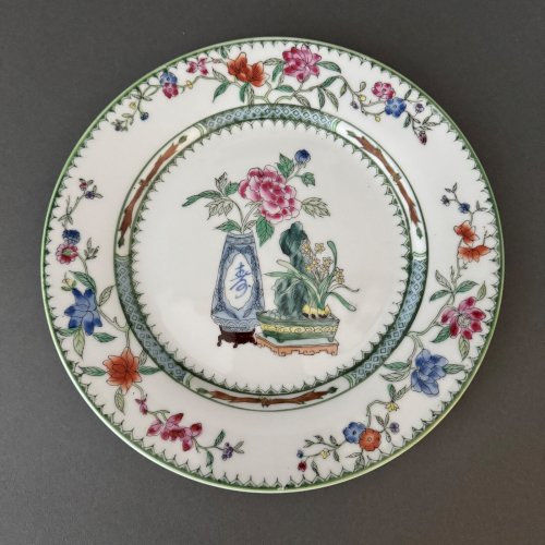 Assiette en porcelaine de Chine début XXe décor floral M3224