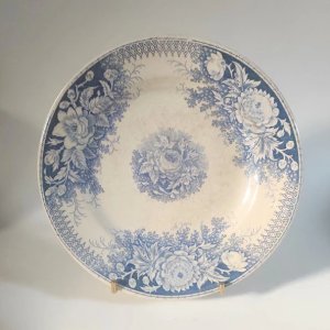 Assiette en terre de fer Sarreguemines, modèle Jardinière, bleu