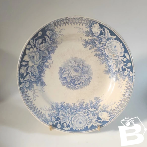 Assiette en terre de fer Sarreguemines, modèle Jardinière, bleu
