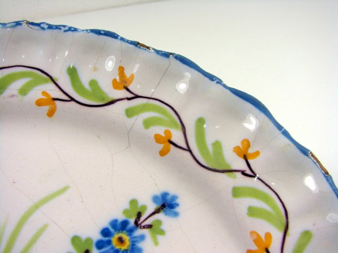 Assiette Faïence Bourg en Bresse Ain Manufacture CHERVIN 1831-1868 Décor Fleurs