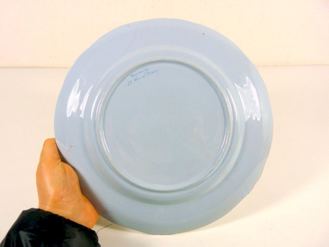 Assiette faïence craquelée Gallé monogrammée CTR Signée, D - 25,6 cm
