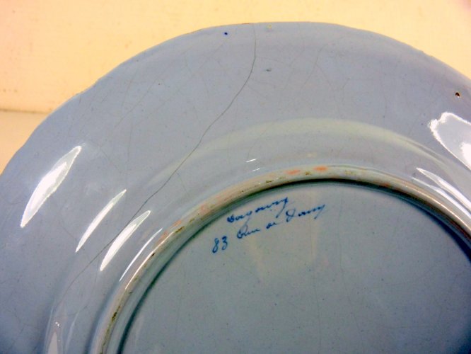 Assiette faïence craquelée Gallé monogrammée CTR Signée, D - 25,6 cm