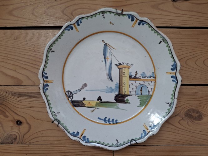 Assiette faïence de Nevers prise de la Bastille époque révolutionnaire authentique