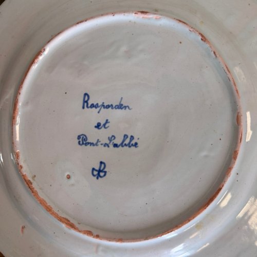 Assiette festonnée Porquier-Beau décor Rosporden et Pont-l'Abbé M3693
