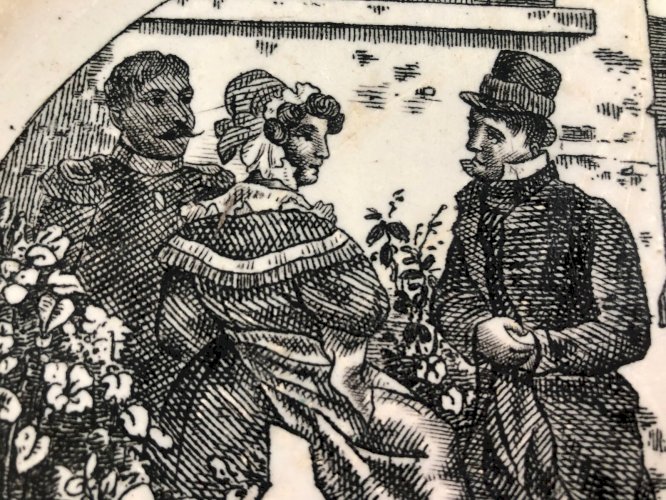 Assiette parlante 1828 – Creil & Montereau – “La Bouquetière & le Croque-Mort” –