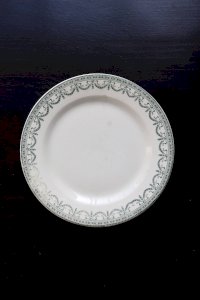Assiette plate ancienne terre de fer Sapho Longchamp