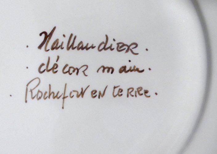 assiette plate bleue aux oiseaux signée Taillandier Rochefort en Terre