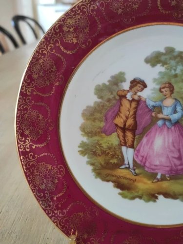 Assiette plate en porcelaine de Limoges France, Décor Fragonard