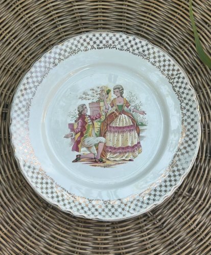 Assiette plate rétro vintage