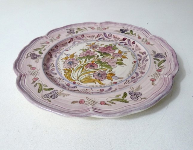 assiette plate rose signée Taillandier Rochefort en Terre