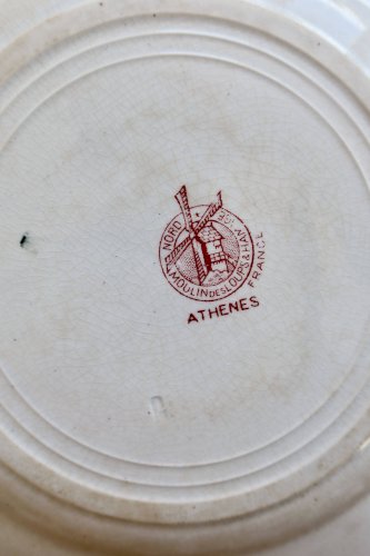 Assiette plate terre de fer rouge  Moulin des Loups - Modèle Athènes