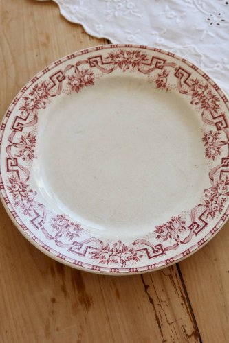 Assiette plate terre de fer rouge  Moulin des Loups - Modèle Athènes