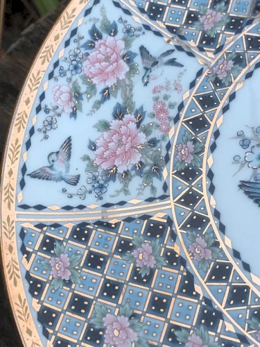 Assiette rétro vintage en porcelaine motifs fleurs et oiseaux