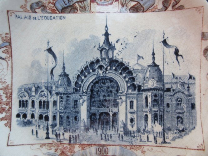 Assiette Sarreguemines Exposition Universelle 1900: Palais de l'Education