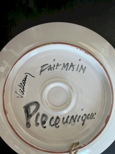 assiette Vallauris avec décor de fleurs vintage déco fait main piece unique