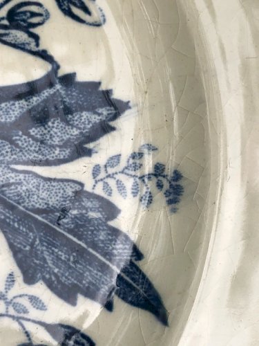 Assiette vintage en faïence de GIEN motifs fleurs bleues