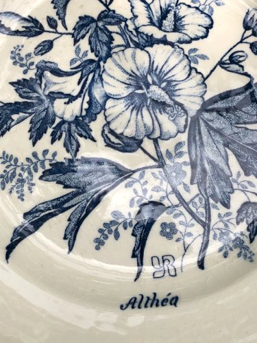 Assiette vintage en faïence de GIEN motifs fleurs bleues