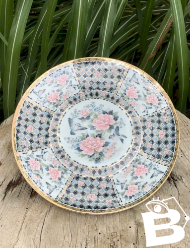 Assiette vintage en porcelaine motifs fleurs et oiseaux