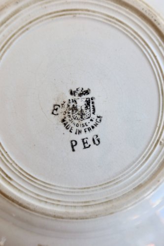 Assiette vintage terre de fer saint amandinoise saint amand modèle peg