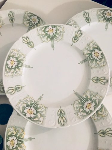 Assiettes anciennes Art Nouveau