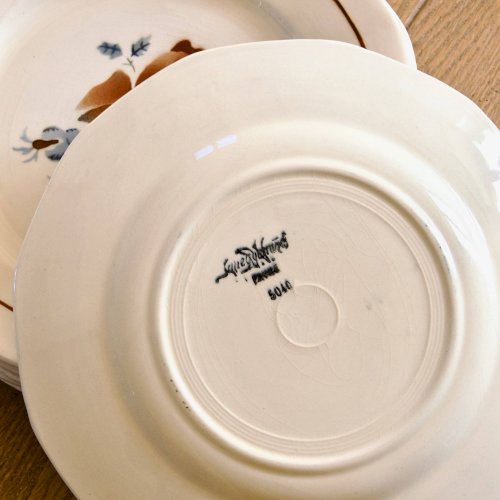 Assiettes anciennes XIXe signées Sarreguemines