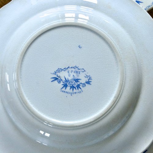 Assiettes creuses en terre de fer Sarreguemines Epine, XIXe